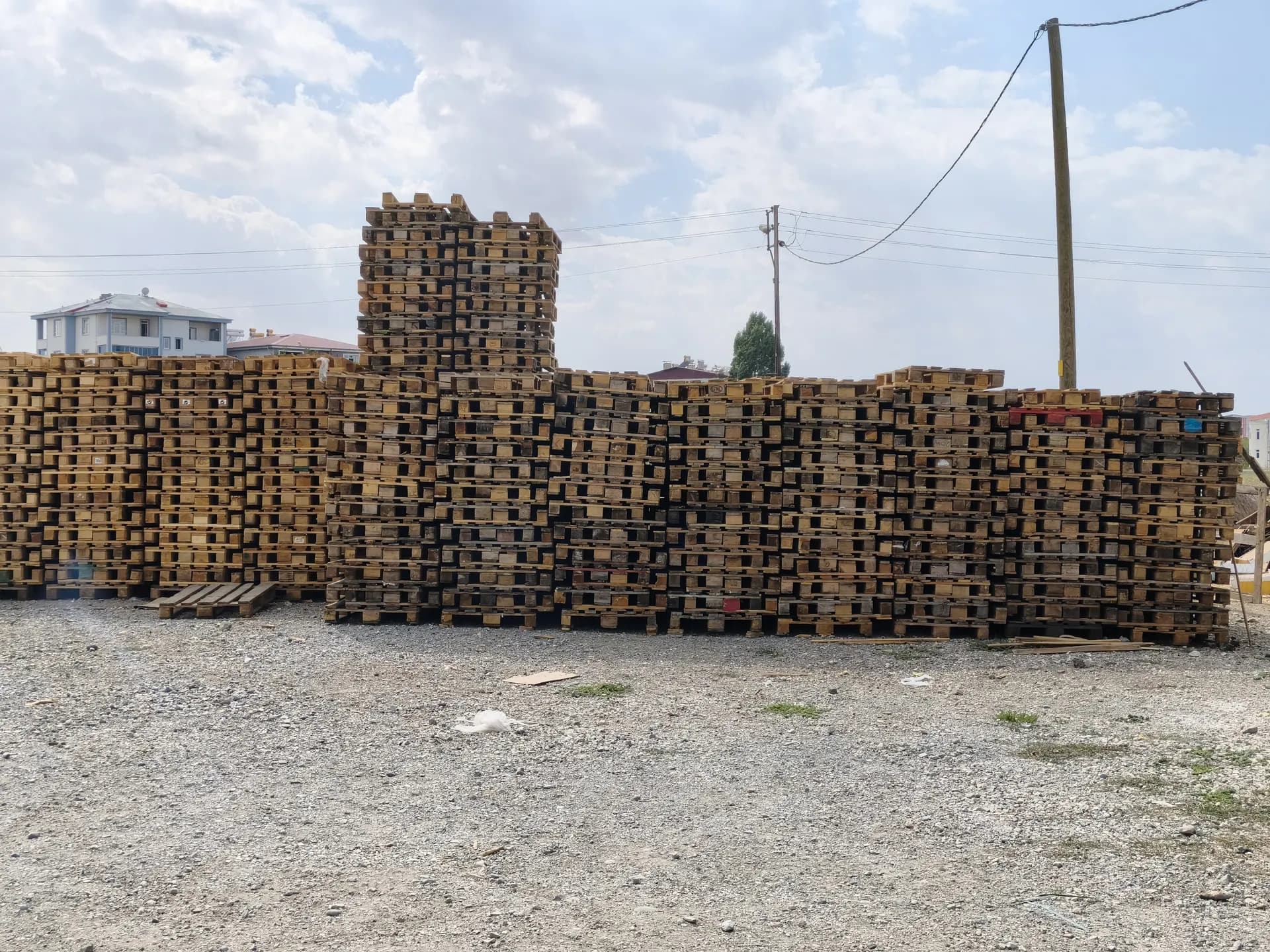 Van Tamyıldız ahşap palet imalathanesi ve Tuşba açık hava depolama sahası